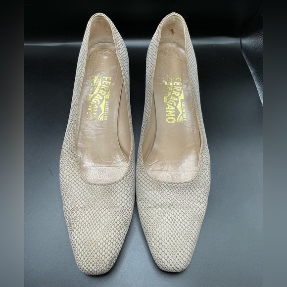 SALVATORE FERRAGAMO PUMPS - Picture 1 of 5
